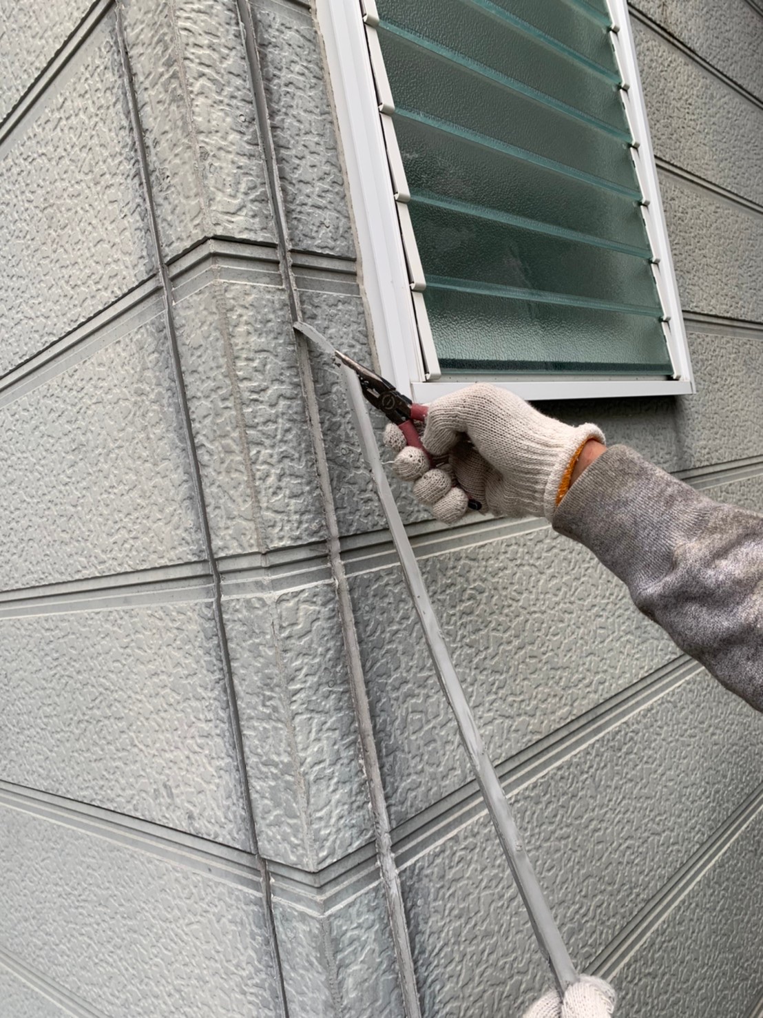 茨木・高槻の外壁屋根塗装防水YJリフォーム旧シーリング撤去@高槻市北大樋町
