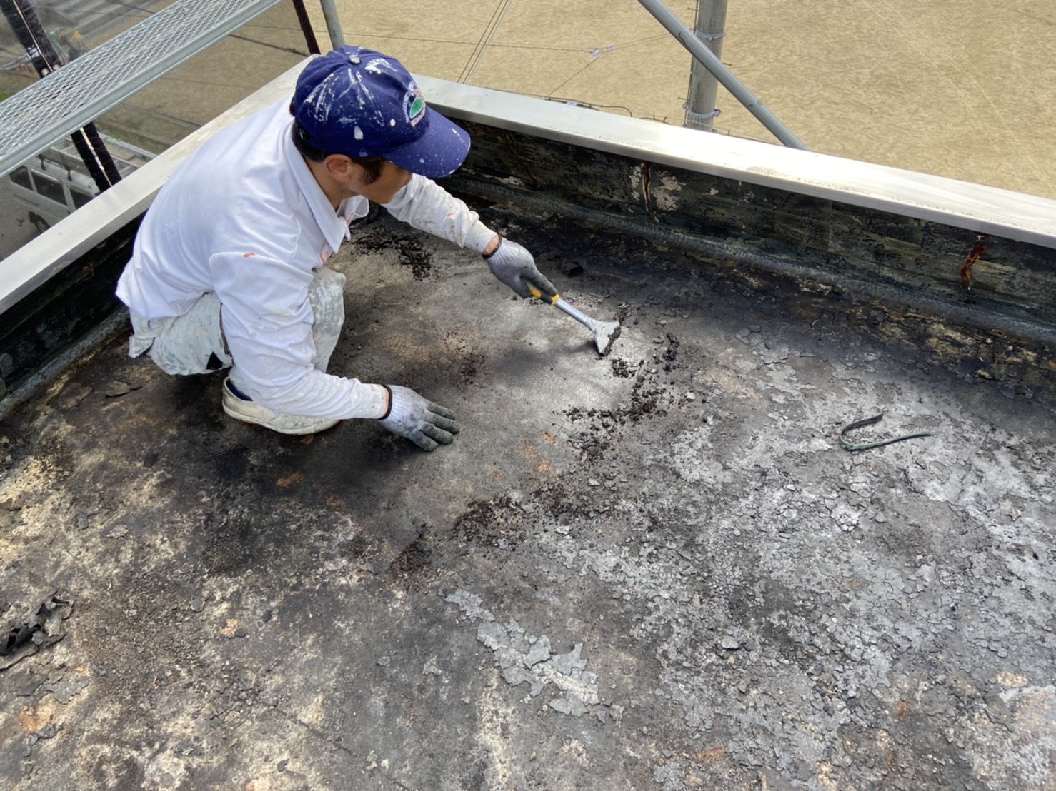 防水前の下地処理＠高槻市津之江町