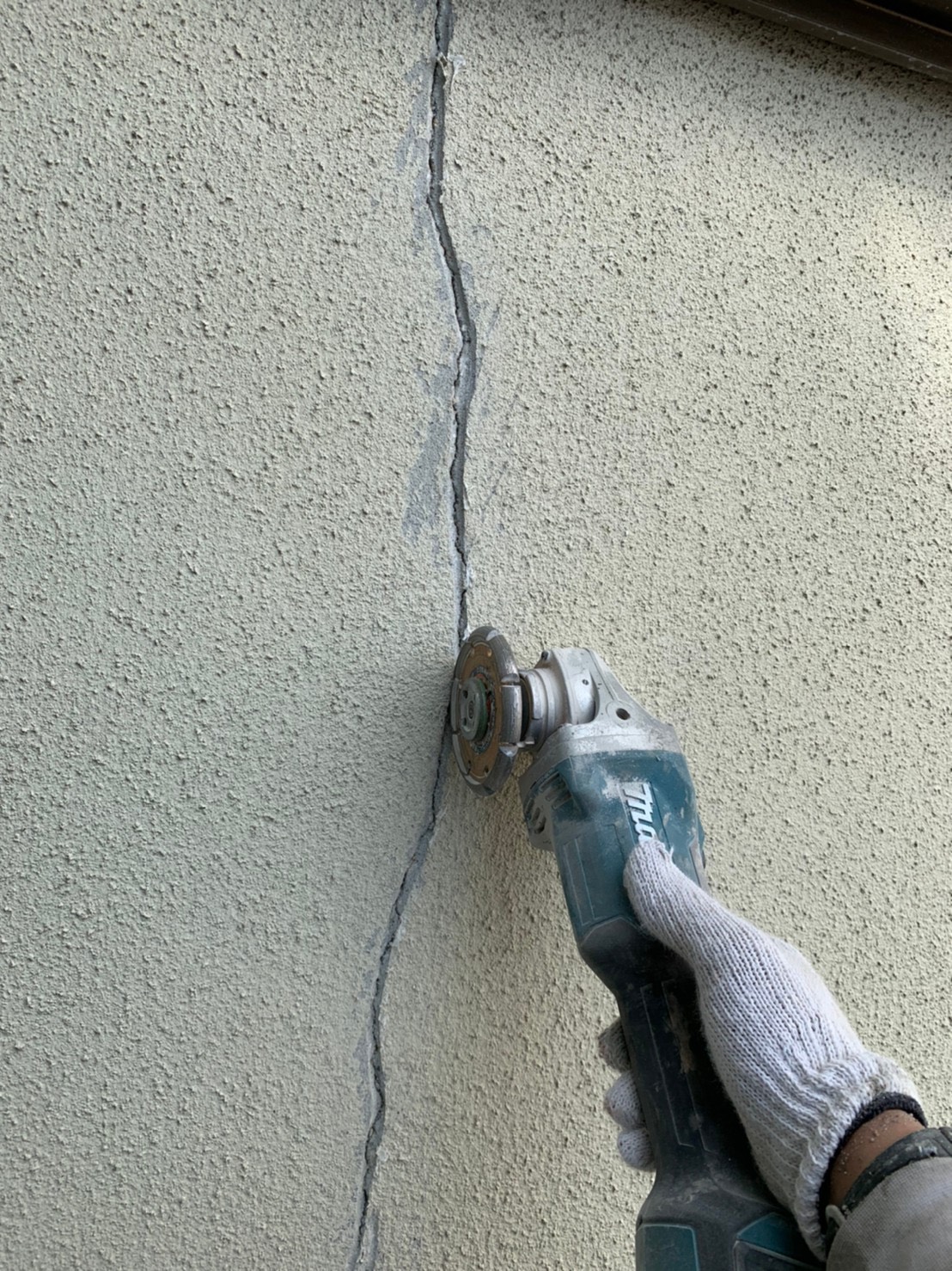 外壁Vカット@高槻市安岡寺町