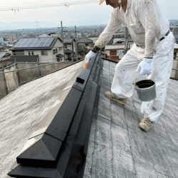 屋根棟板金の下地処理と錆止め塗装|京都府宇治市 屋根リフォーム