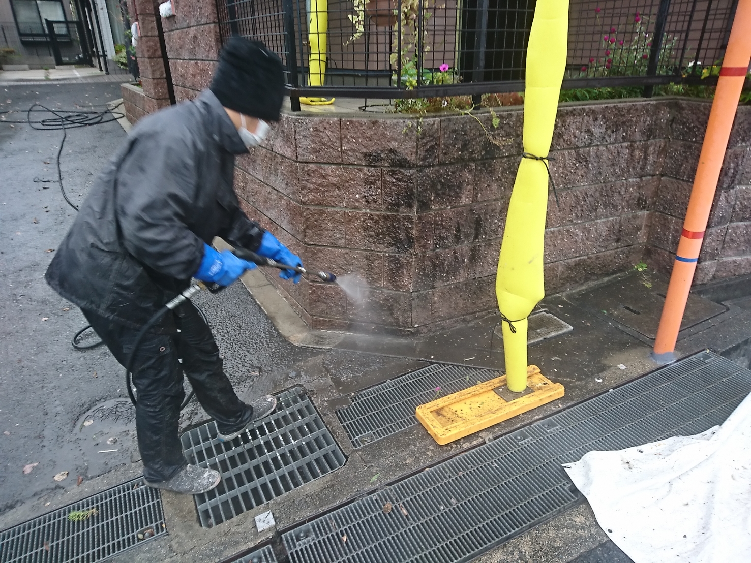 茨木・高槻の外壁屋根塗装防水YJリフォーム塀の高圧洗浄@茨木市南春日丘