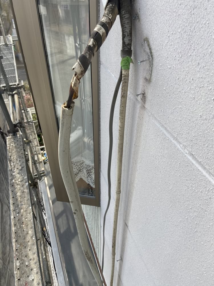 茨木・高槻の外壁屋根塗装防水YJリフォームエアコン配管カバー脱着@茨木市上泉町