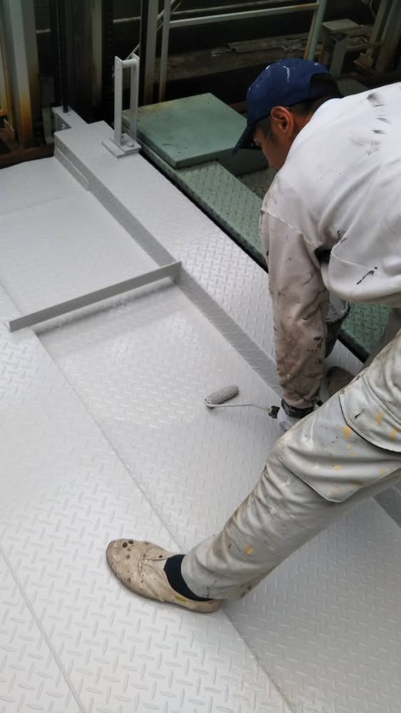 茨木・高槻の外壁塗装YJリフォーム立体駐車場パレット塗装@茨木市駅前